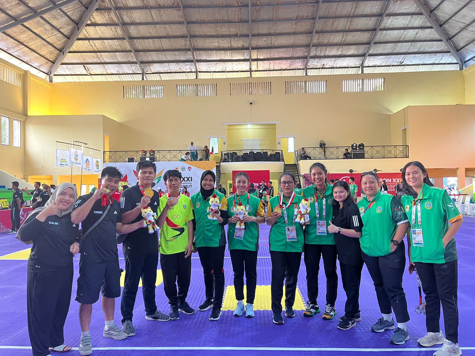 Mahasiswa Program Studi Sarjana Fisioterapi Universitas Murni Teguh Berkontribusi sebagai Tenaga Pendukung Fisioterapi pada PON XXI Aceh–Sumatera Utara 2024